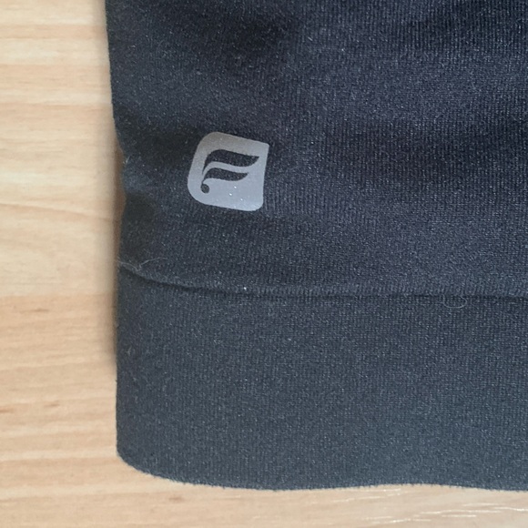 Fabletics Black Racerback Sports Bra Medium - Picture 3 of 3